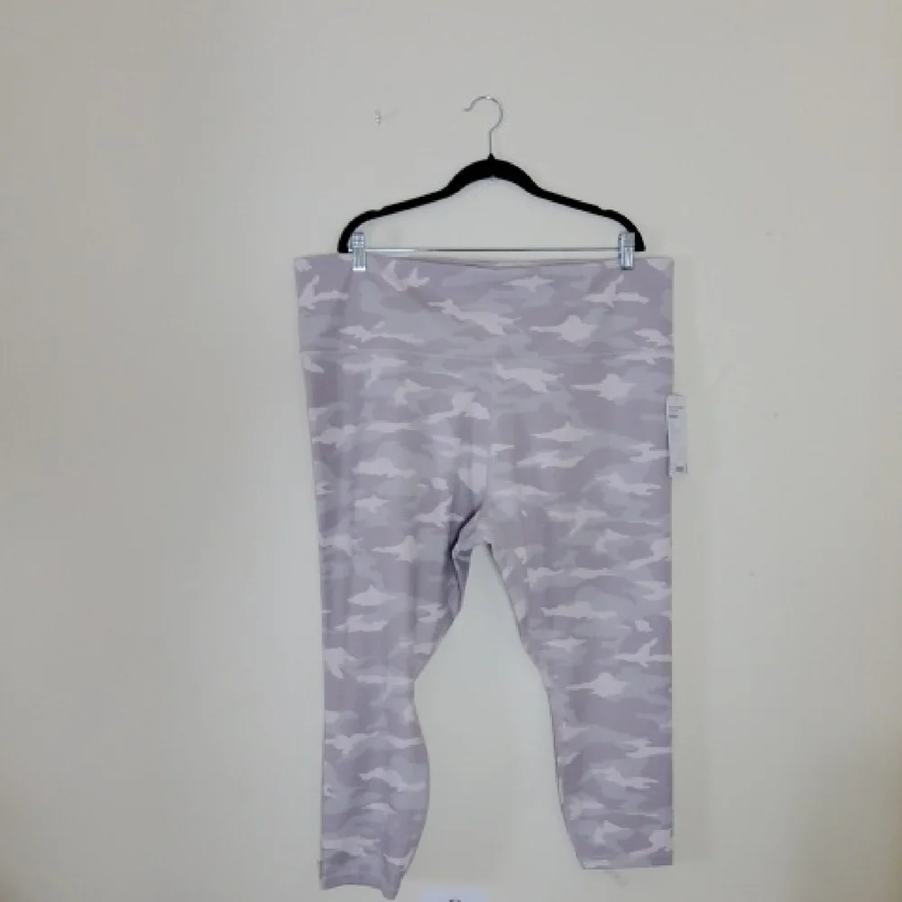 Athleta Elation Camouflage 7/8 Tight Leggings Size 3X